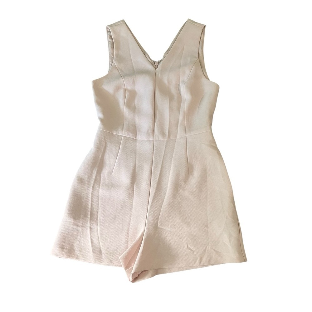 NWT BCBGGeneration Rose Colored Pink Sleeveless V-Neck Romper Size 4 - Picture 2 of 7